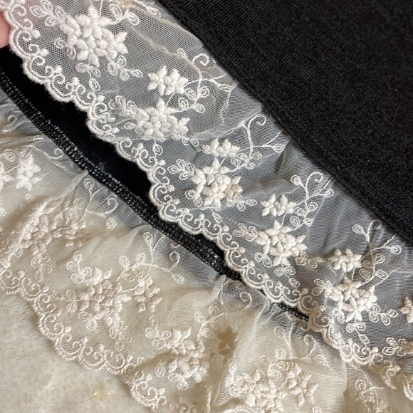 Arizona Jean Co. Black Long Sleeve with Lace Detail size M - Picture 4 of 9